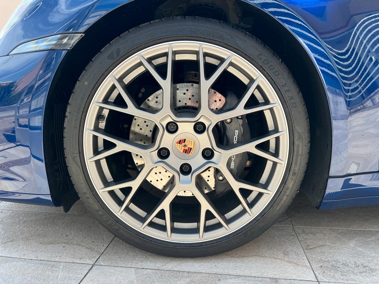 Porsche 911 Carrera