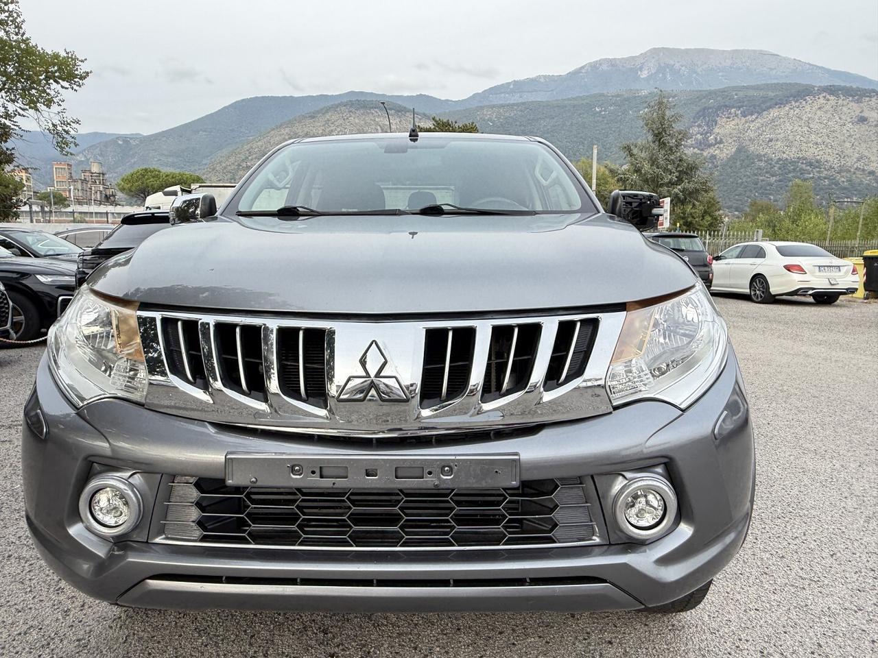 MITSUBISHI L200 DOPPIA CABINA 4X4 CAMBIO MANUALE