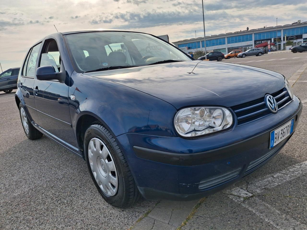 Volkswagen Golf 1.4 BENZINA-SOLO 81mila KM.