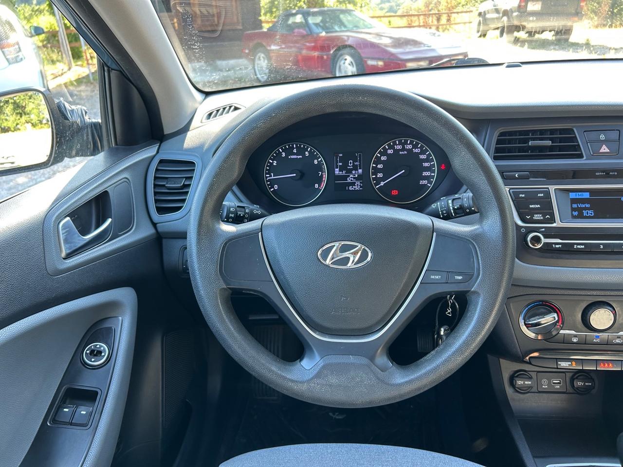 Hyundai i20 1.2 84 CV 5 porte Comfort neopatentati permute