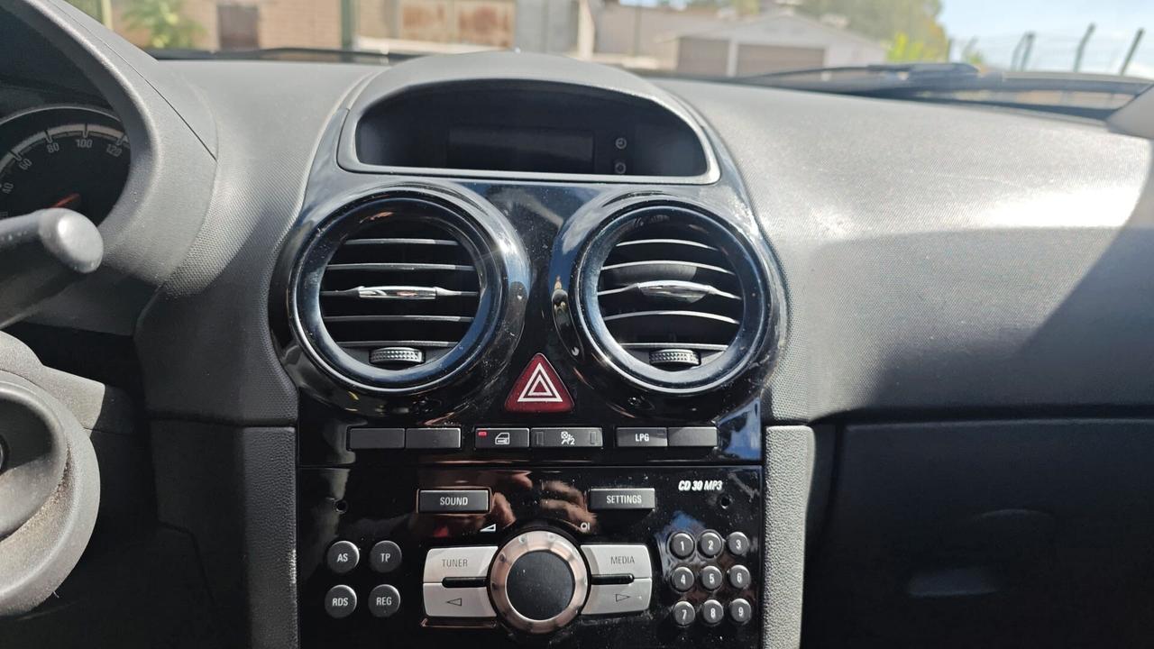 Opel Corsa 1.2 Edition