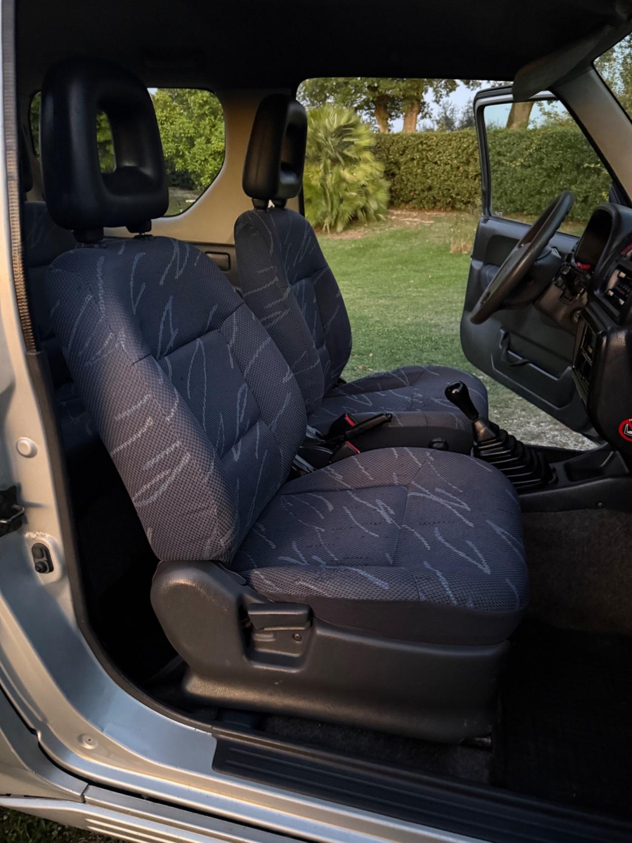 Suzuki Jimny 1.3i 16V cat 4WD JLX Mode