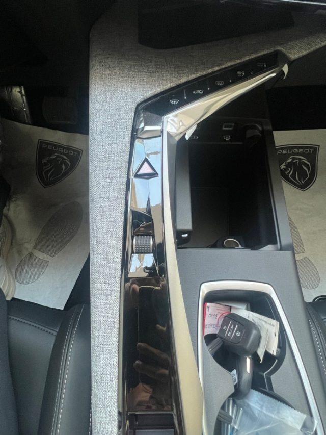PEUGEOT 3008 Hybrid 136 e-DCS6 Allure tua da ?379,00 mensili