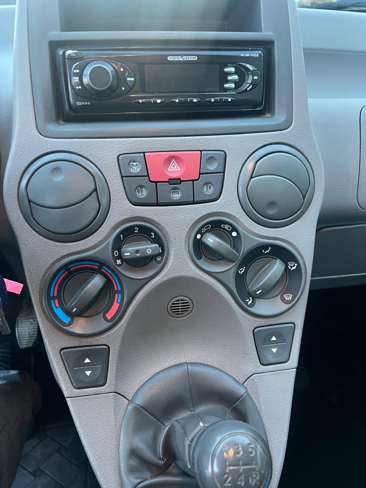 FIAT PANDA 1.2 BENZINA ANNO 2006 X NEOPATENTATI