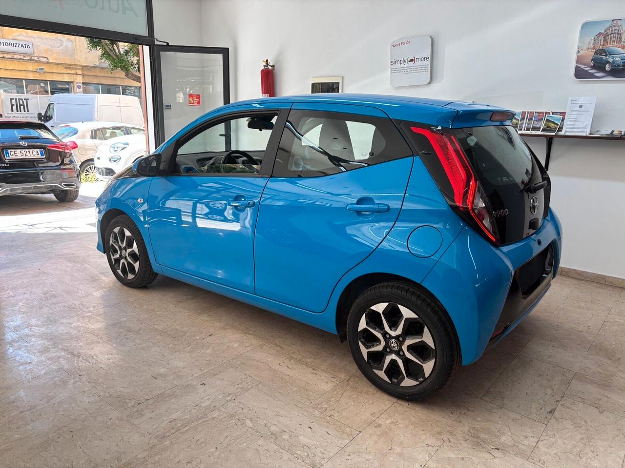 TOYOTA Aygo Connect 1.0 VVT-i 72 CV x-wave