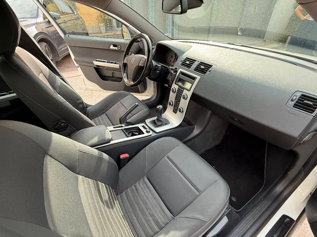 Volvo S40 VOLVO S40 2.0 Summum 145cv