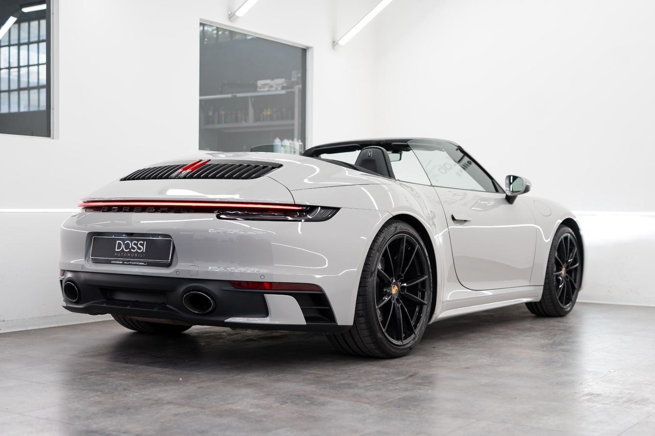 Porsche 911 Carrera Cabriolet GESSO