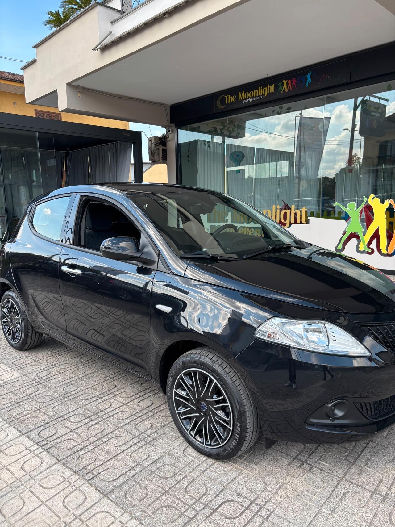 Lancia Ypsilon 1.0 FireFly 5 porte S&S Hybrid Oro