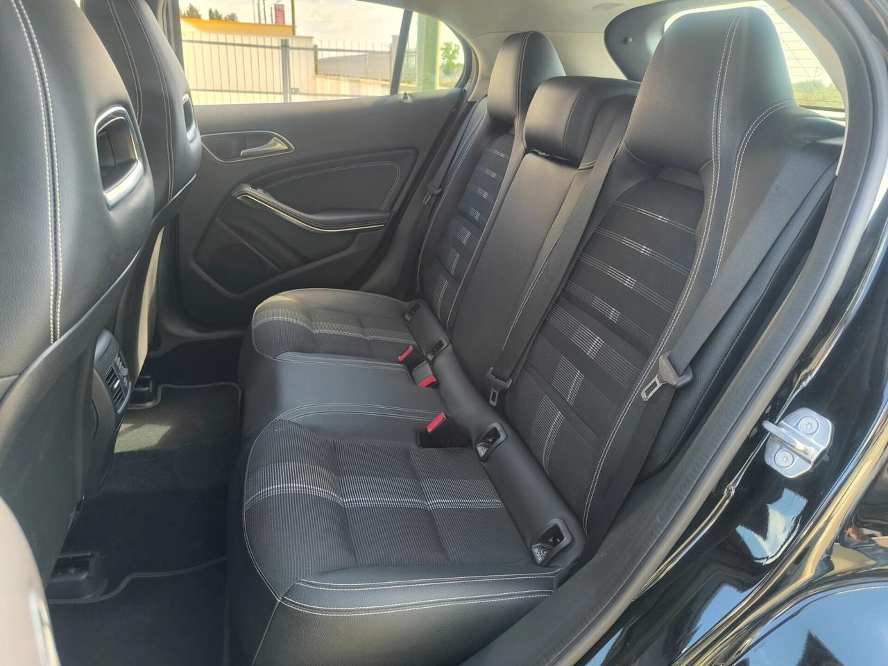 MERCEDES GLA 180 CDI PREMIUM LED/NAVI