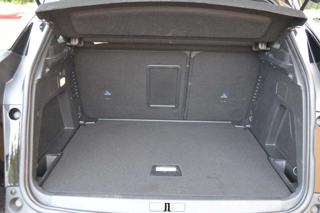 Peugeot 3008 1.5 HDi 130CV EAT8 ALLURE **N1 AUTOCARRO**+ IVA**