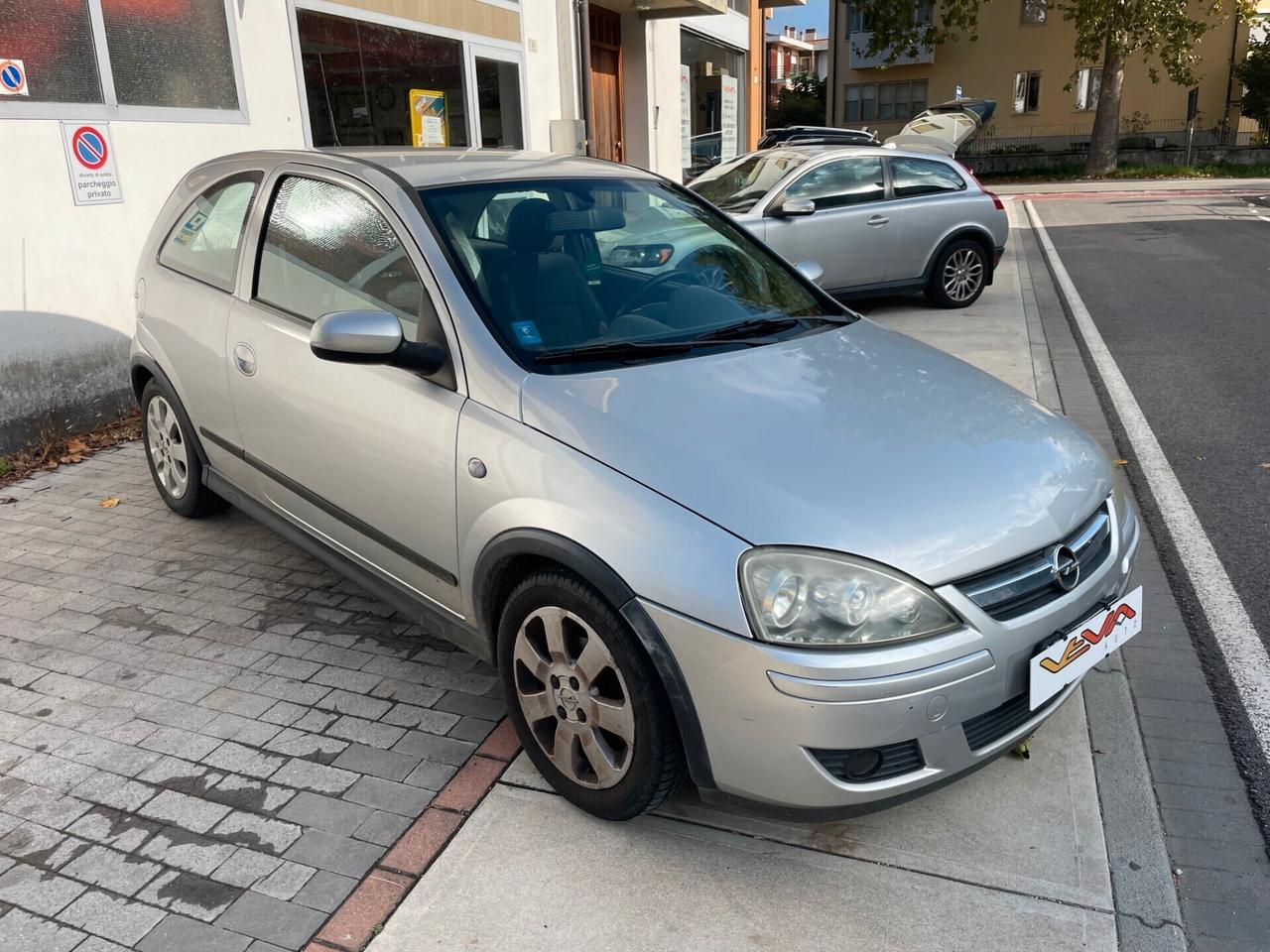 Opel Corsa 1.2i 16V cat 3 porte Sport