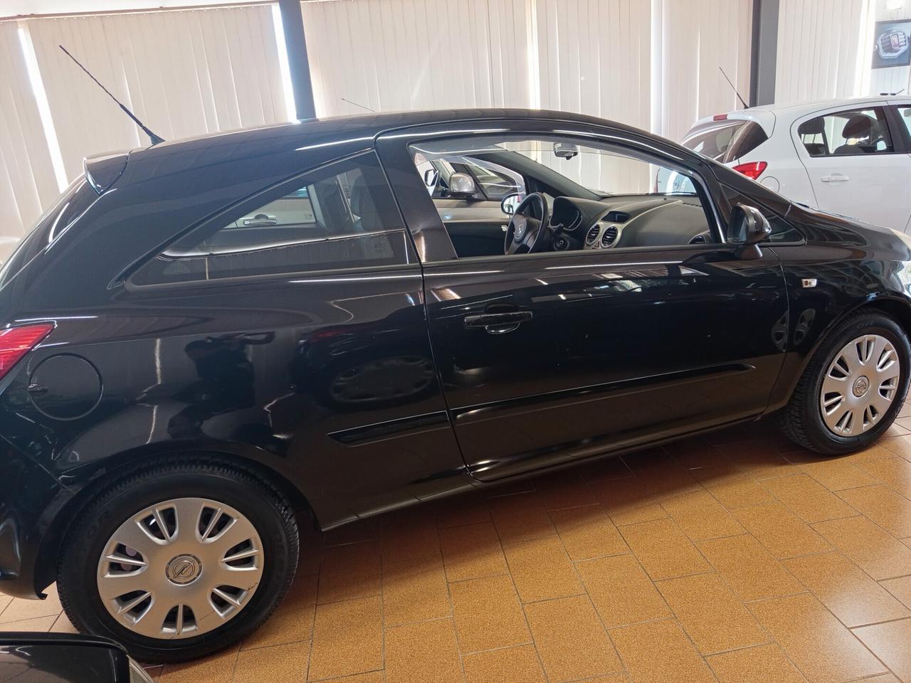Opel Corsa 1.0 12V 3 porte Enjoy, ok neopatentati