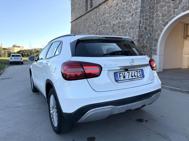 MERCEDES-BENZ GLA 180 PACK NIGHT+NAVI+FULL LED+R.CAM+PORT.ELETTRICO