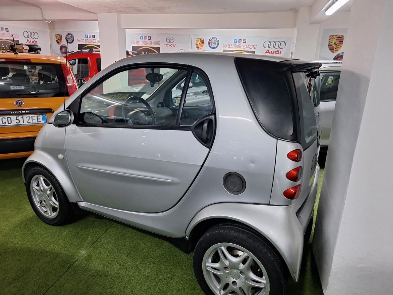 Smart 700 city-coupé pure (45 kW)