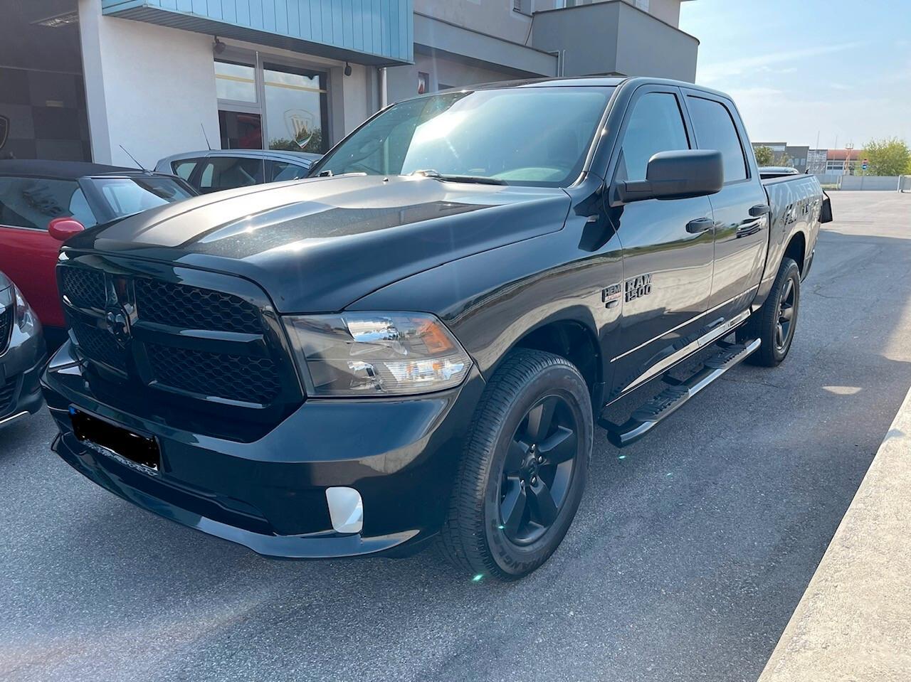 Dodge RAM 1500 HEMI 5.7 V8