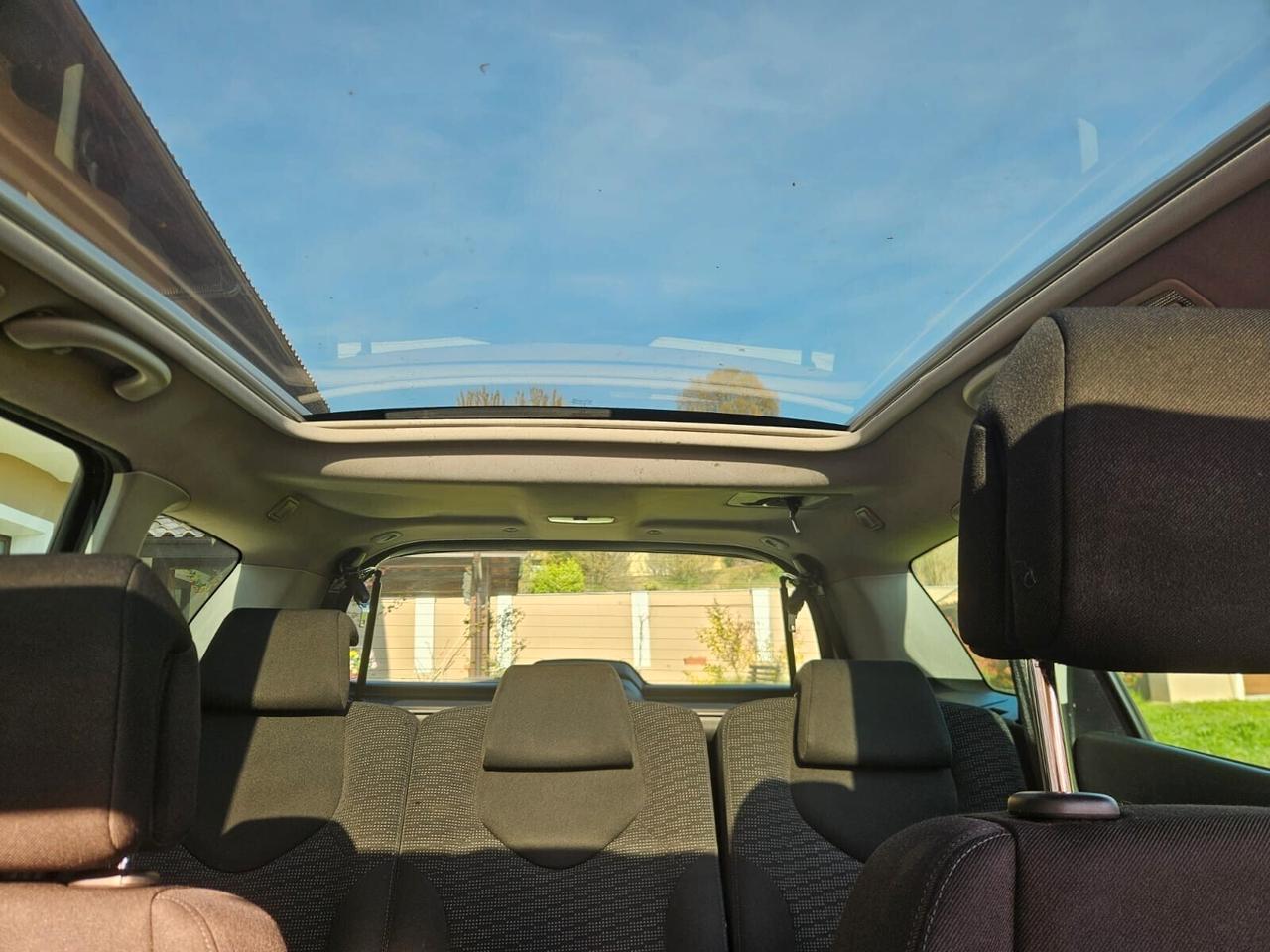 Peugeot 308 2.0 HDi 136CV aut. SW Ciel Féline 7 posti