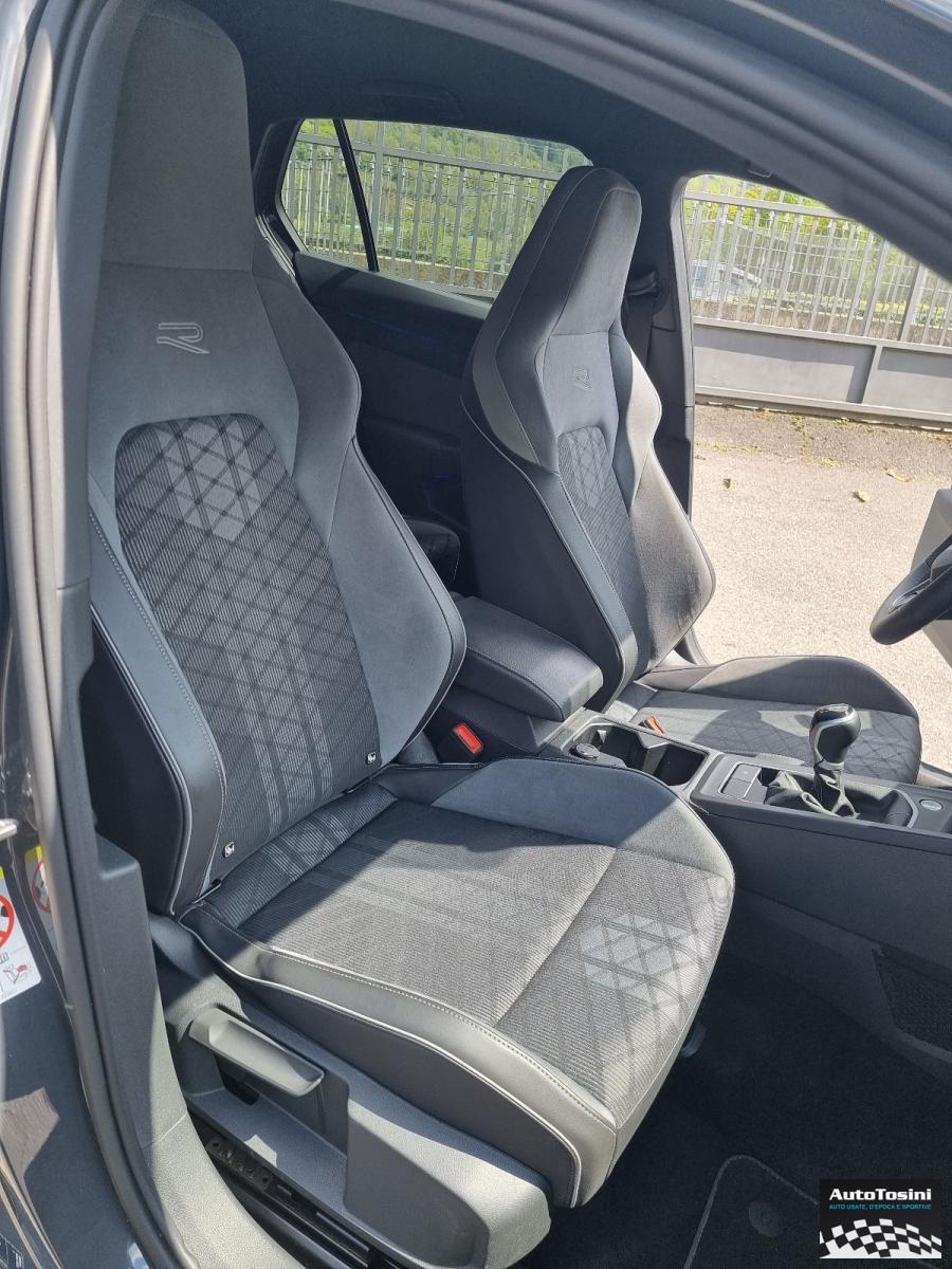 VOLKSWAGEN - Golf - 1.5 TSI EVO ACT R-Line