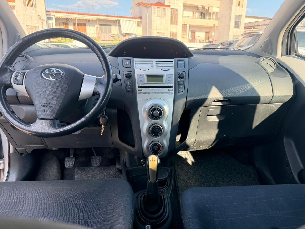 Toyota Yaris 1.0 5 porte Sol