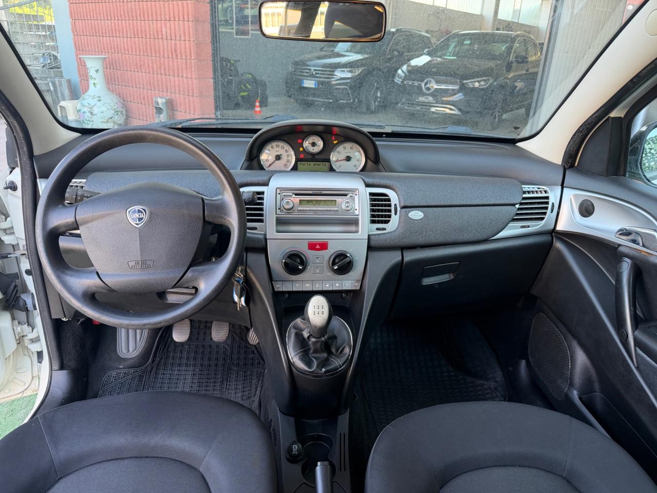 Lancia Ypsilon 1.3 MJT 75 CV Platino