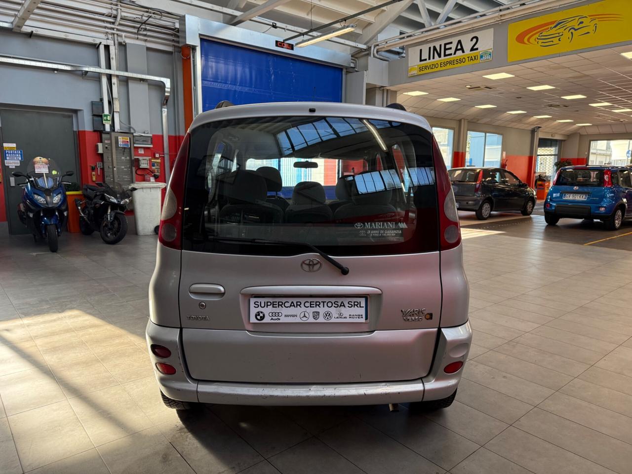 Toyota Yaris verso 1.0i cabio automatico