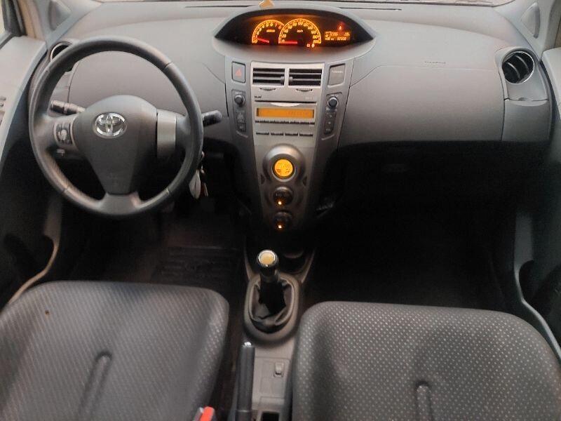 Toyota Yaris 1.0 5P euro5 gomme frizione nuove ok areaB/C