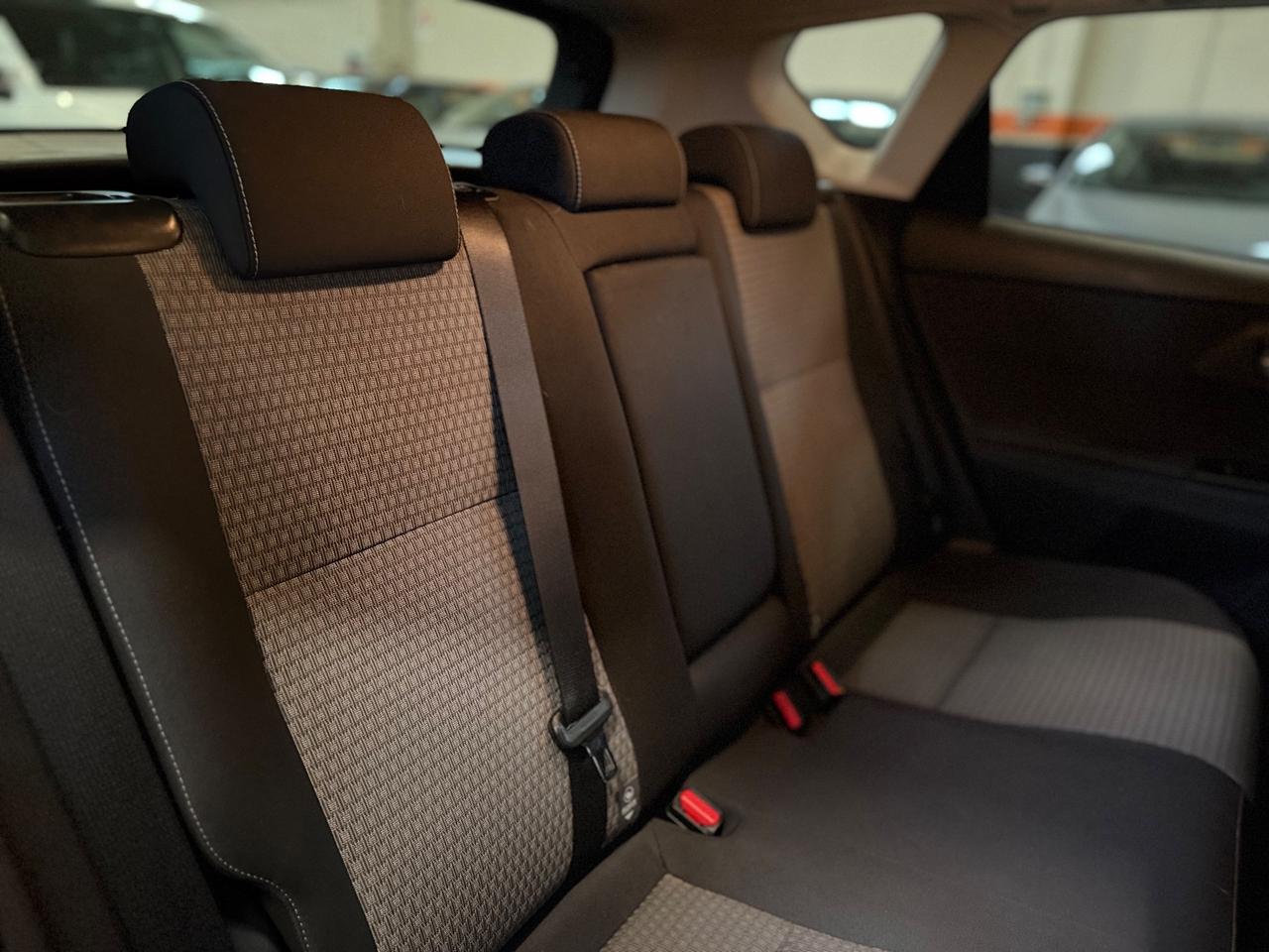 Toyota Auris 1.8 Hybrid Black Edition AUTOMATICA NEOPATENTATI