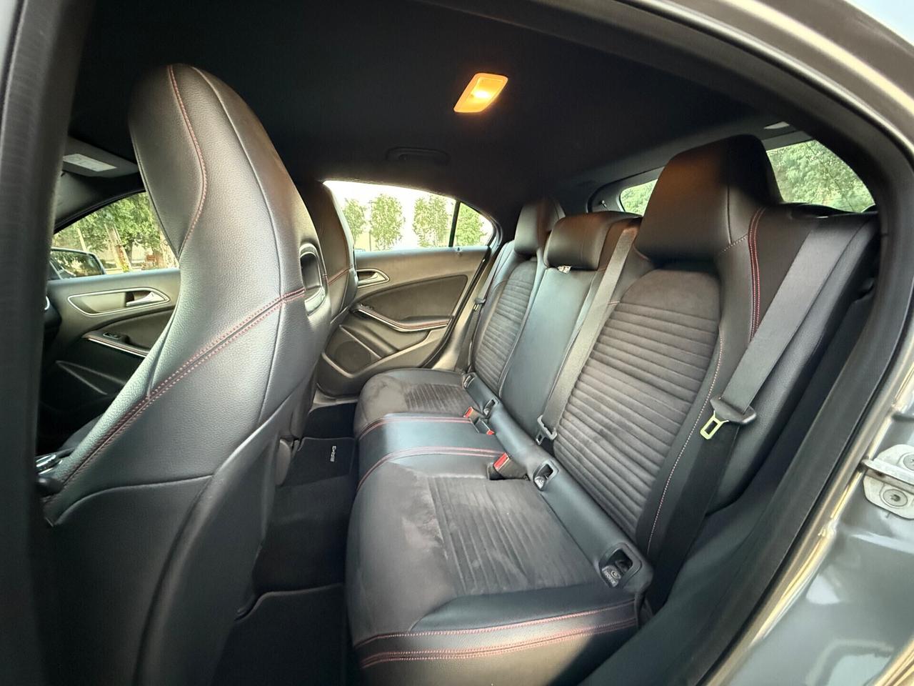 MERCEDES-BENZ A 180 D AUTOMATIC AMG PREMIUM UNI PRO