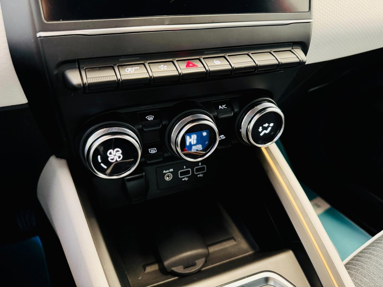 Renault Clio TCe 100 CV GPL Full-LED / Navi / RetroCam.