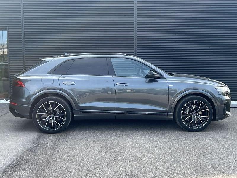 Audi Q8 50 TDI 210kW quattro tip. S Line Edition 286cv