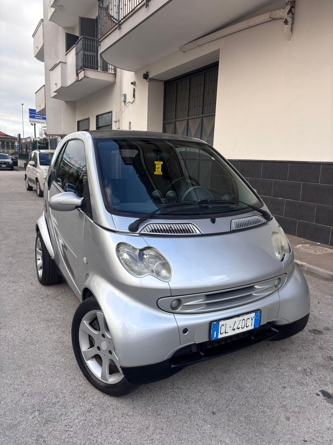Smart 700 city-coupé pure (45 kW)