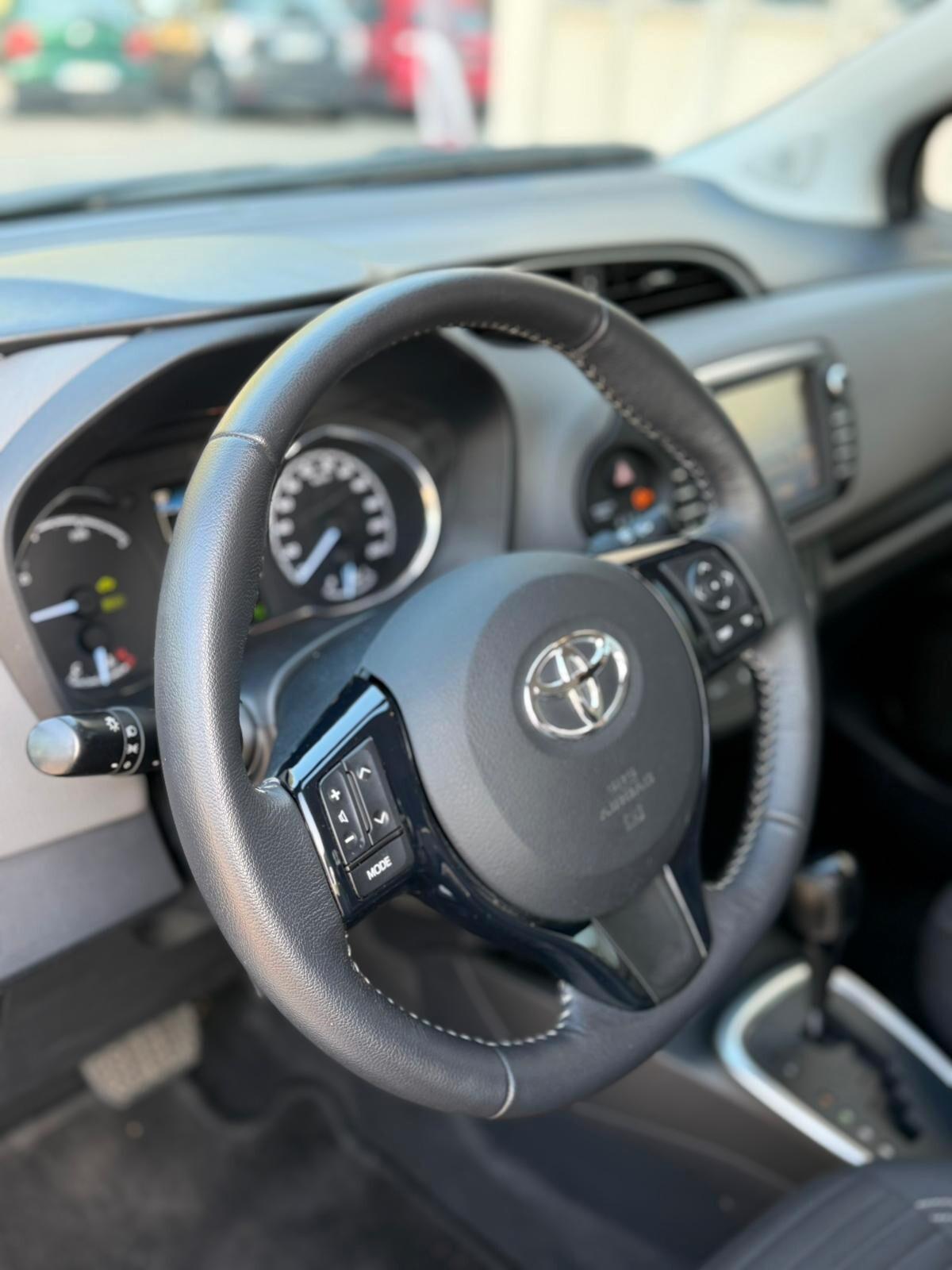 Toyota Yaris 1.5 Hybrid 5 porte Cool
