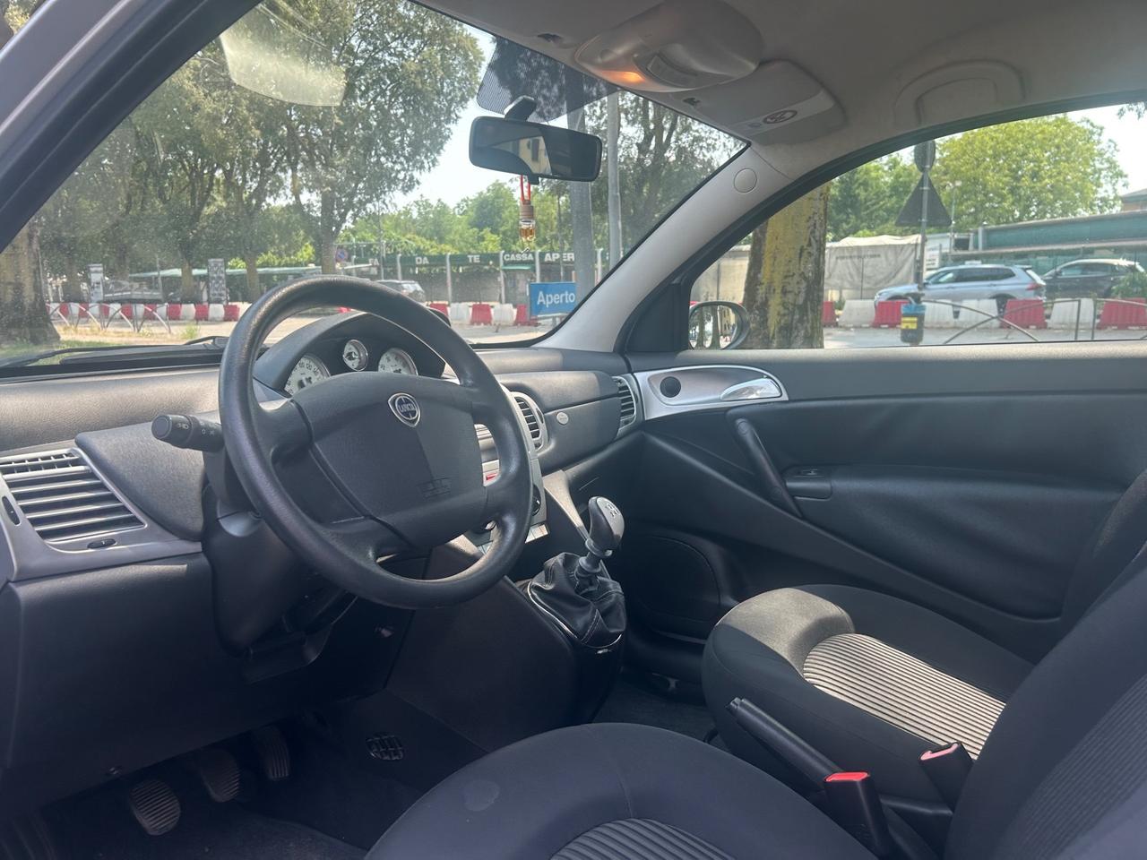 Lancia Ypsilon 1.2 Argento