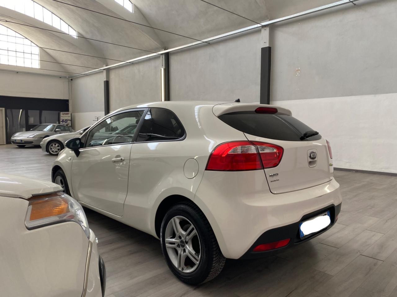 Kia Rio 1.1 CRDi WGT 3p. EX