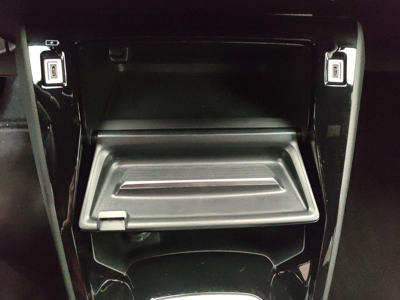 PEUGEOT 2008 II 2023 1.2 PURETECH 100CV ALLURE