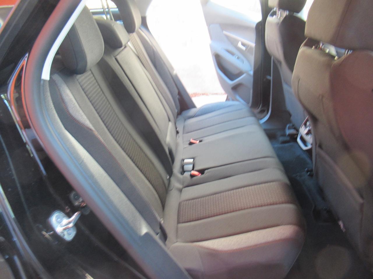 Peugeot 3008 BlueHDi 130 S&S Business