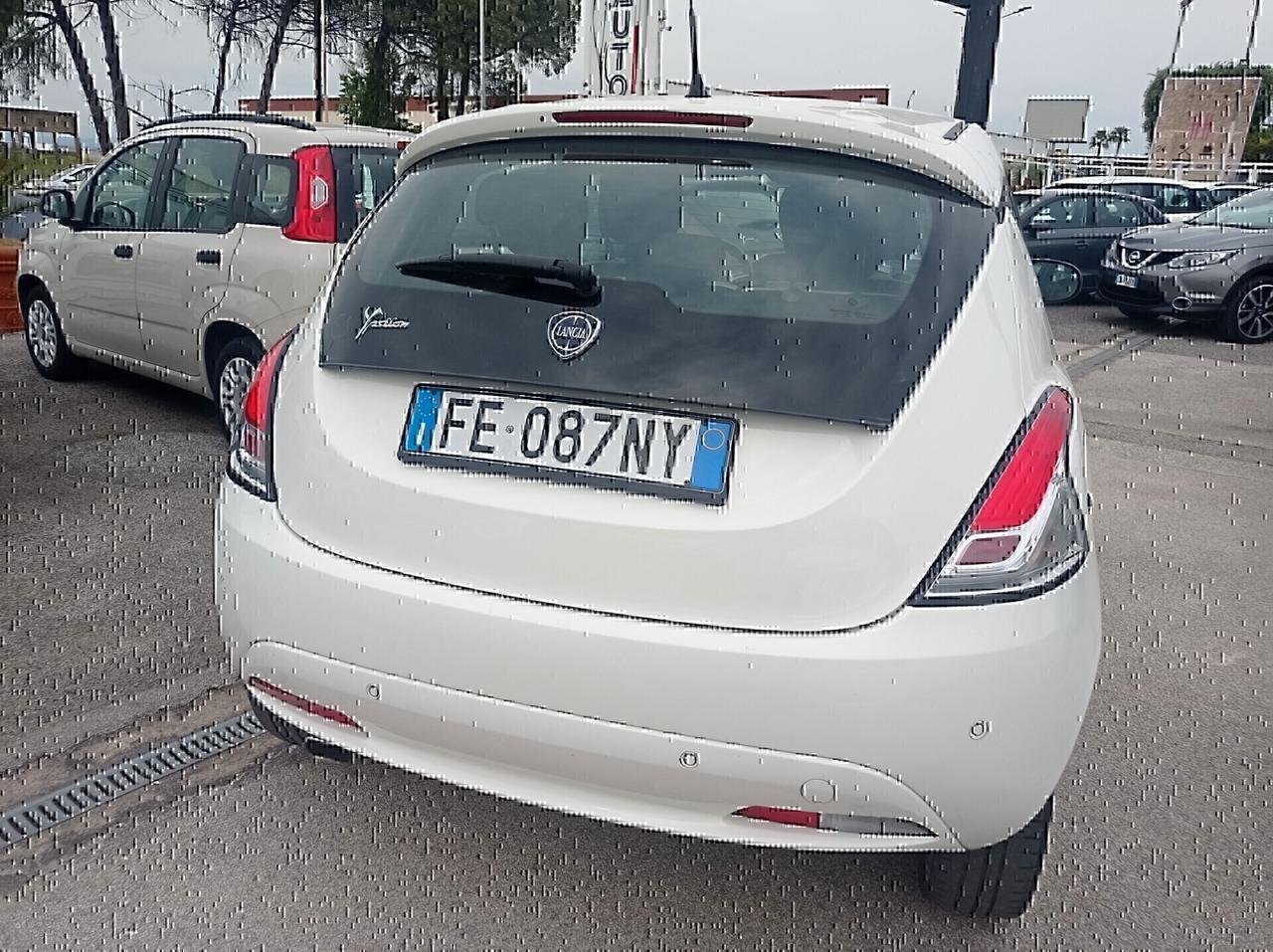 Lancia Ypsilon 1.3 MJT 95 CV 5 porte S&S Gold