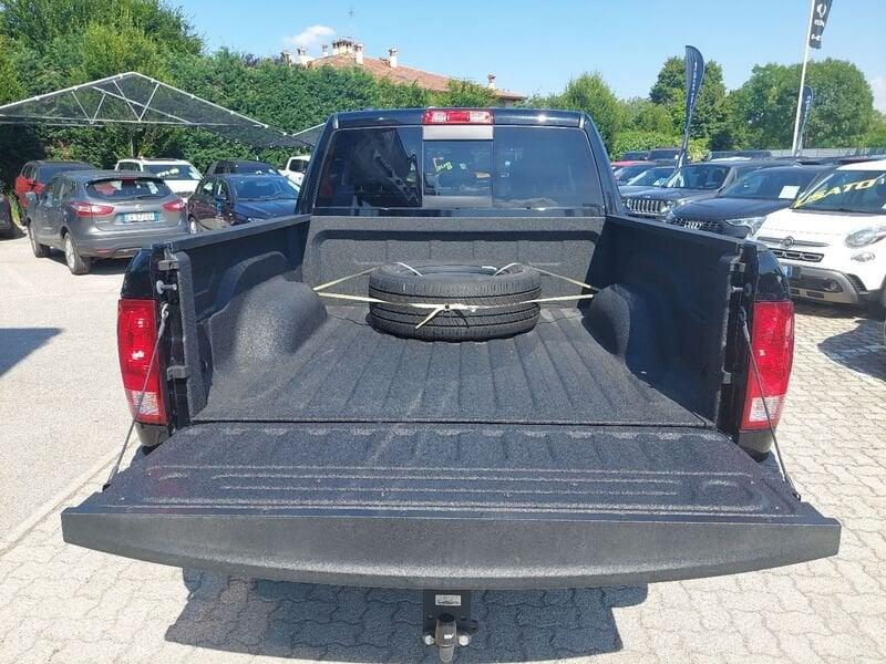 Dodge RAM MY 23 DS CLASSIC BLACK 5700 V8 395 CV GPL