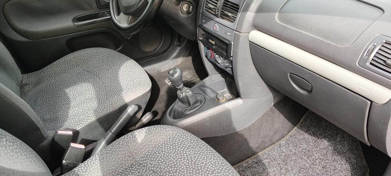 Renault Clio Storia 1.2 5 porte GPL Confort