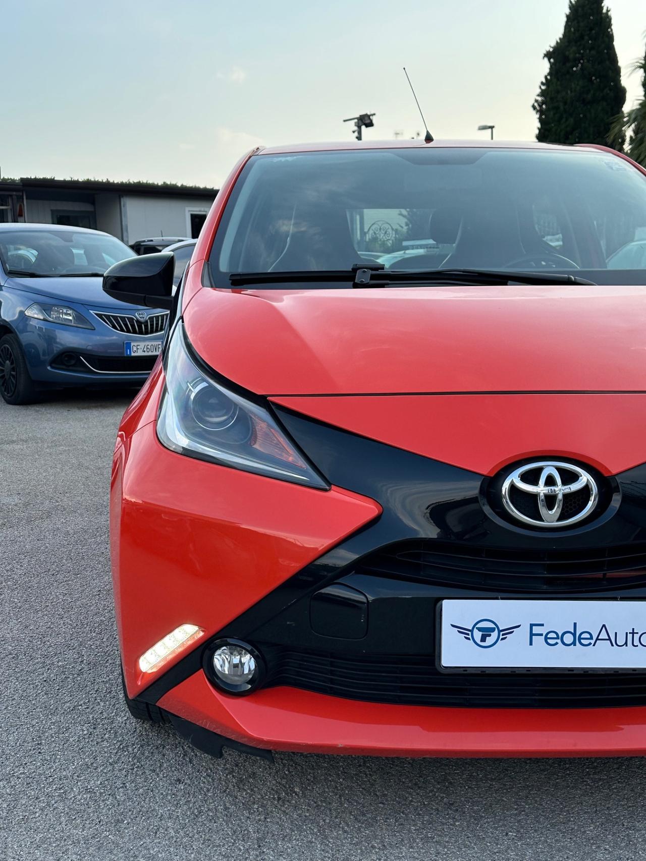 Toyota Aygo 1.0 VVT-i 69 CV 5 porte x-pure MMT 2016
