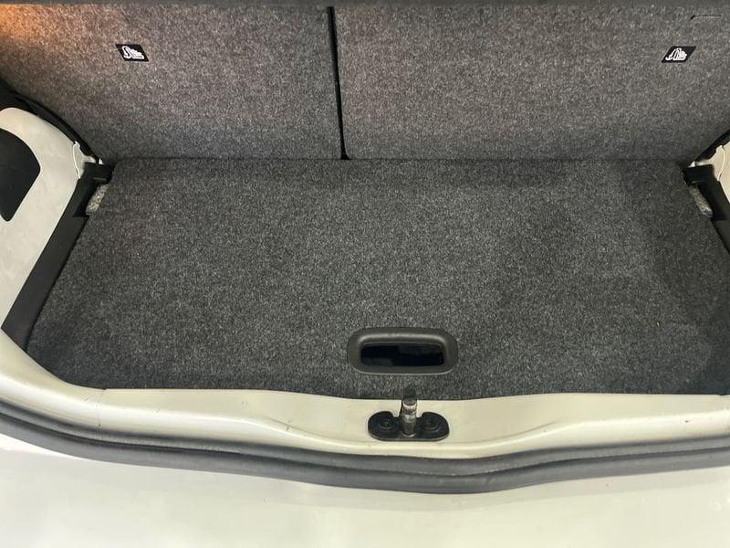 Volkswagen up! up! 3p 1.0 High up! 75cv asg