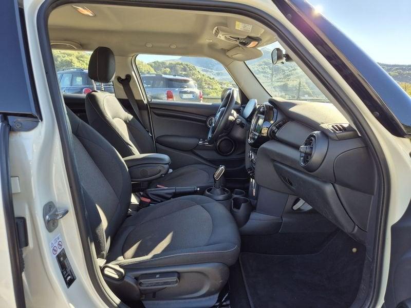 MINI Mini 5 porte Mini 5p 1.5 One Baker Street 102cv auto