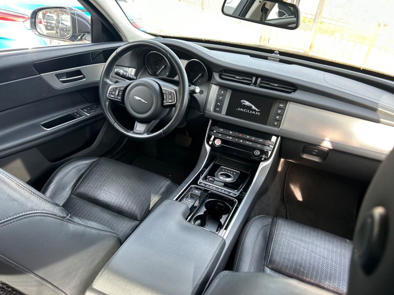 Jaguar XF 2.0 D 180 CV Portfolio