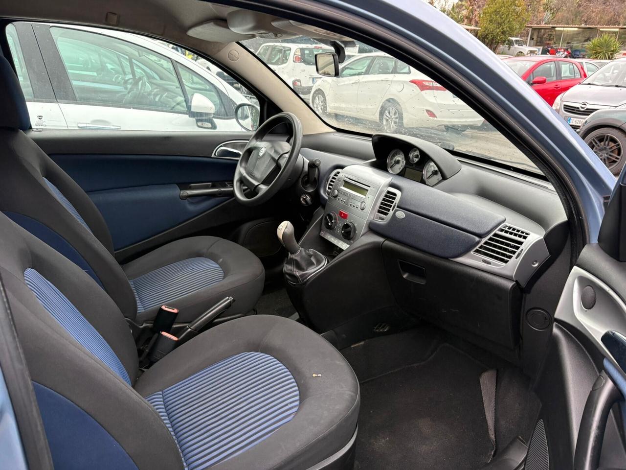 Lancia Ypsilon 1.3 MJT 75 CV Oro