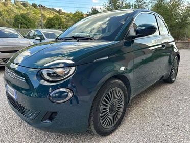 FIAT 500e 3+1 42 kWh Icon +