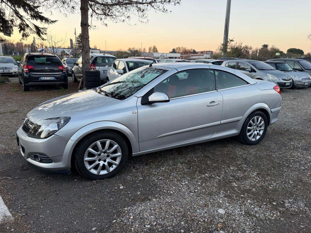 Opel Astra TwinTop 1.6 16V VVT Cosmo