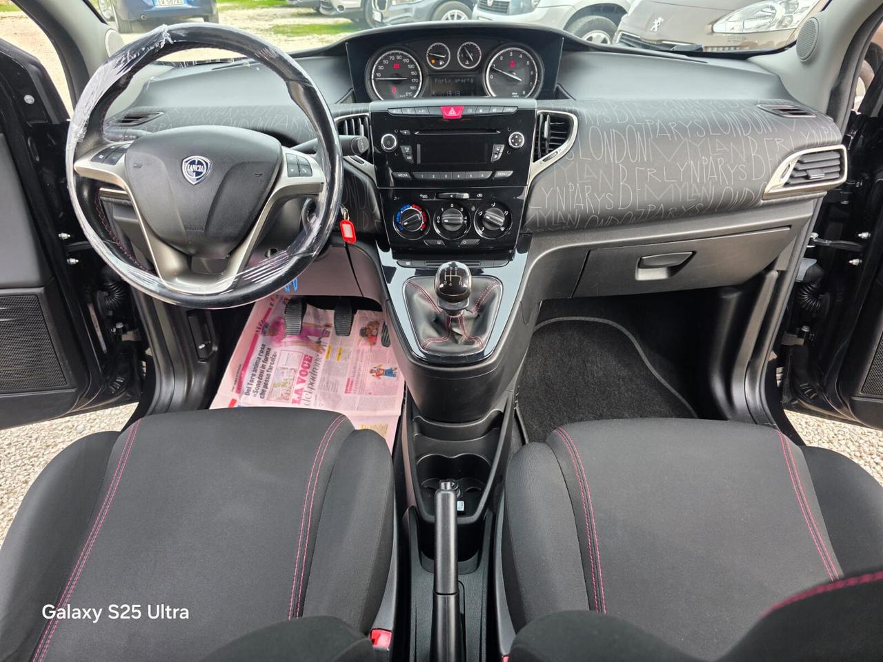 Lancia Ypsilon 0.9 TwinAir 85 CV 5 porte Metano Ecochic Elefantino