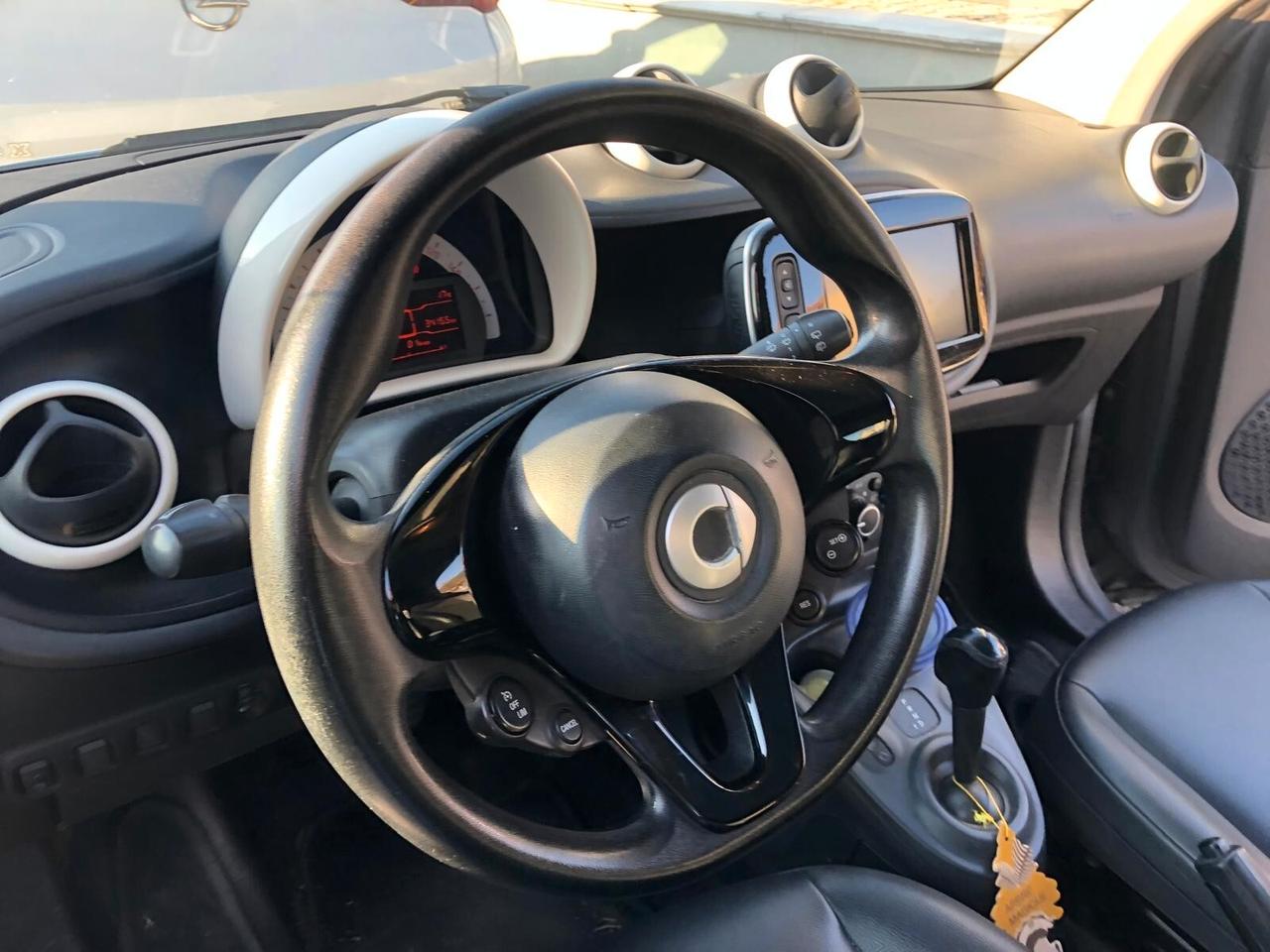 Smart ForTwo 70 1.0 AUTOMATICA PELLE/NAVIGATORE GARANZIA EUROPEA COMPLETA CONFORMGEST X 12 MESI RINNOVABILE FINO A 60 MESI!!!