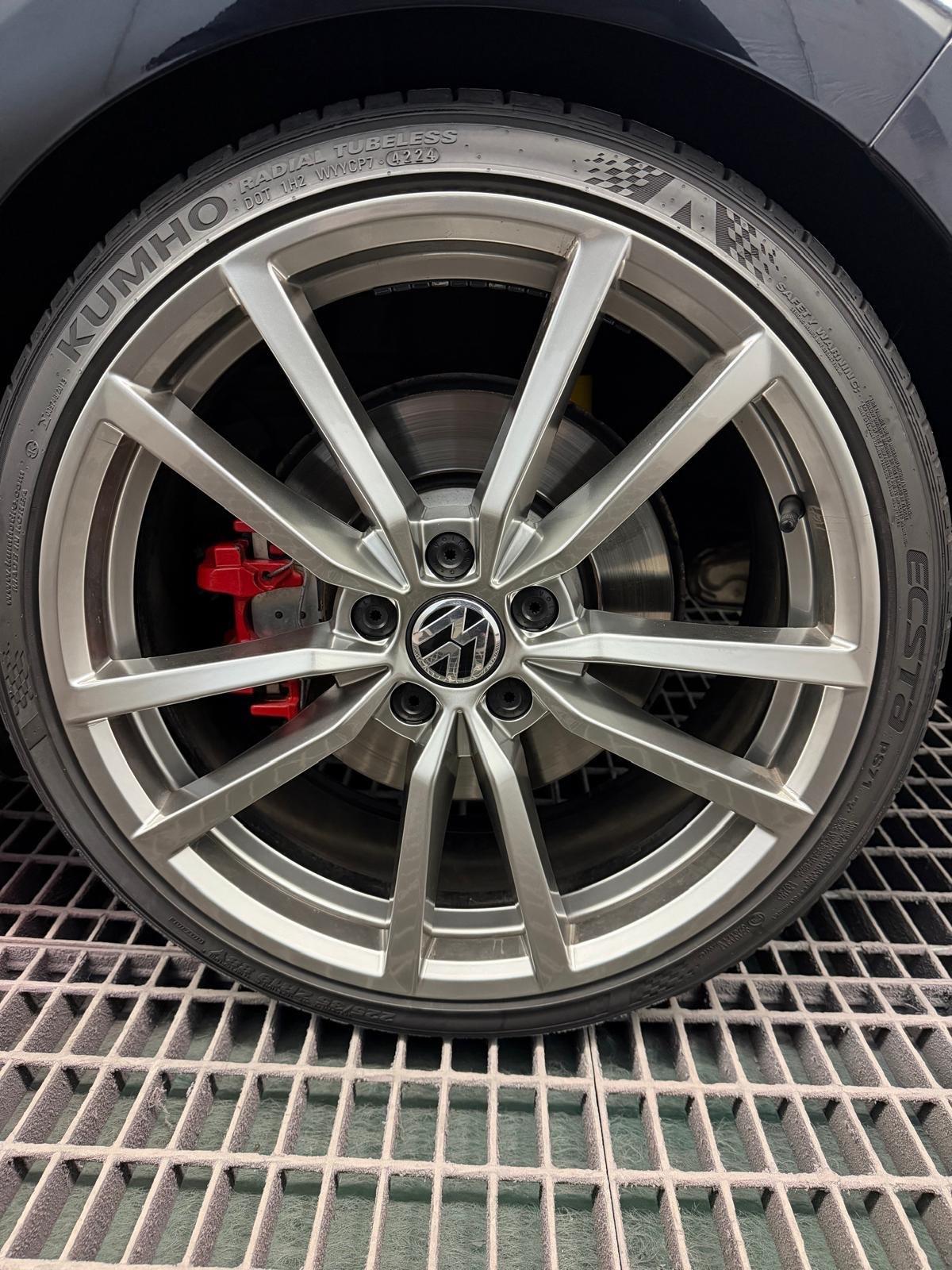 Volkswagen Golf GTI Performance 2.0 245 CV TSI DSG 5p. BMT