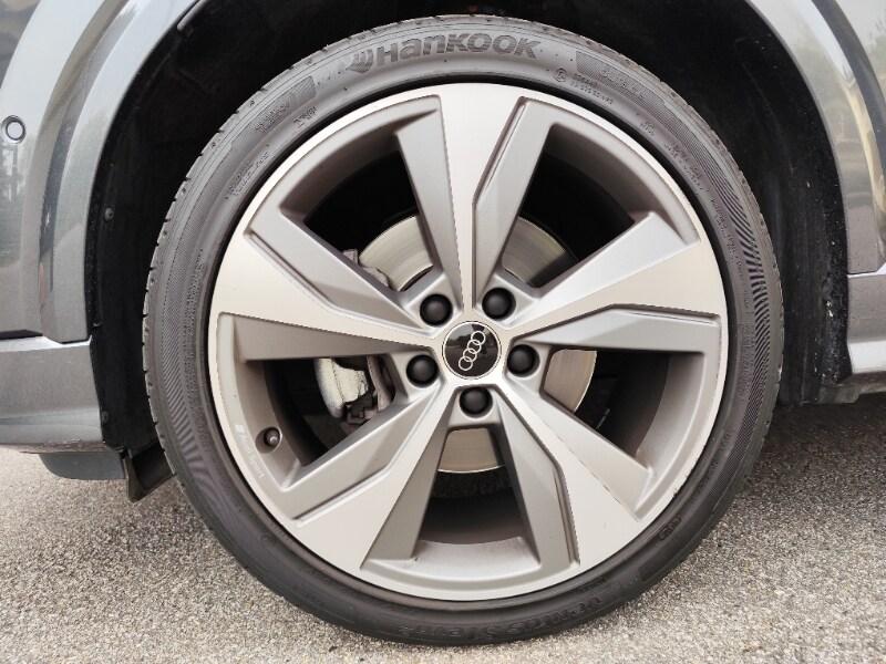 AUDI Q2 Q2 35 TDI quattro S tronic Identity Black
