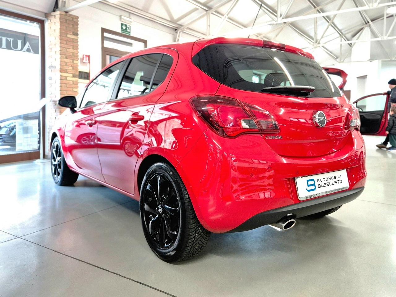 Opel Corsa 1.2 5 porte b-Color